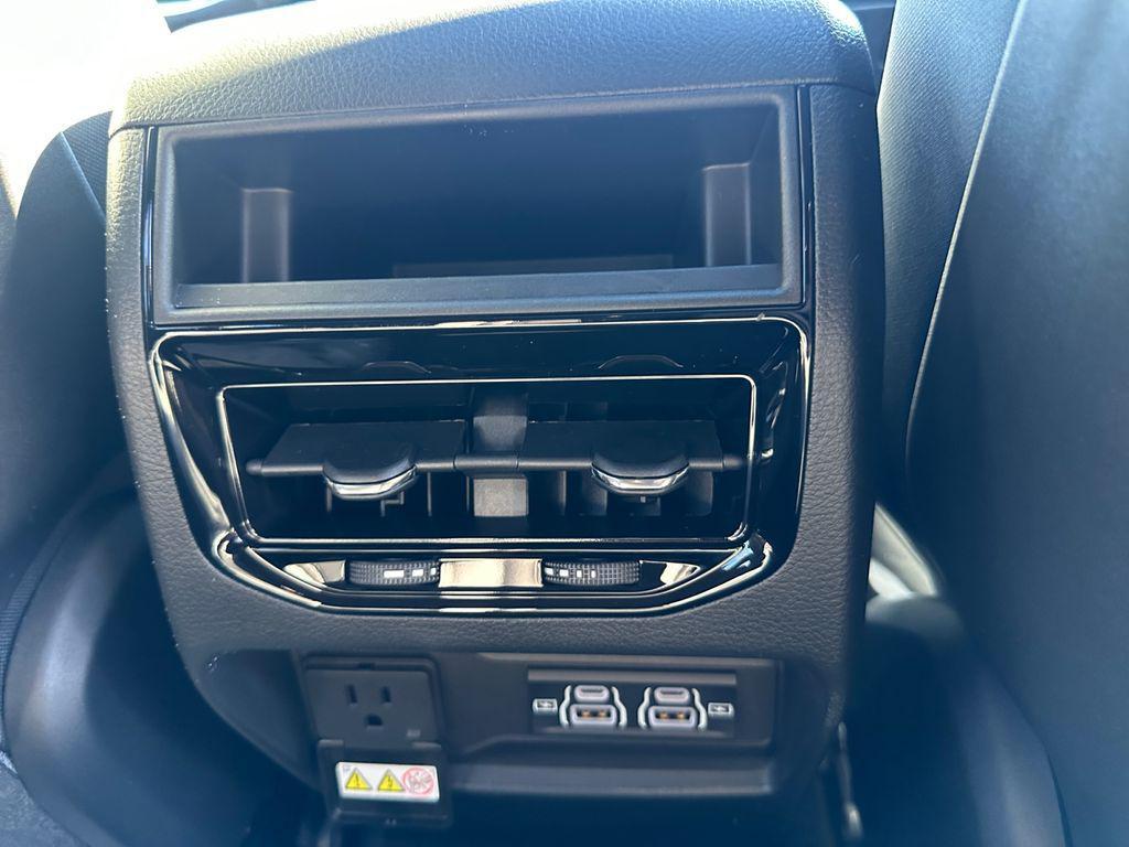 new 2025 Jeep Grand Cherokee car, priced at $36,647