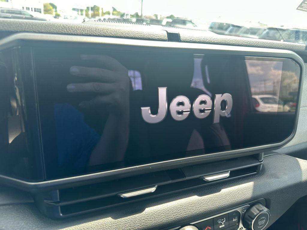 new 2025 Jeep Gladiator car, priced at $36,164