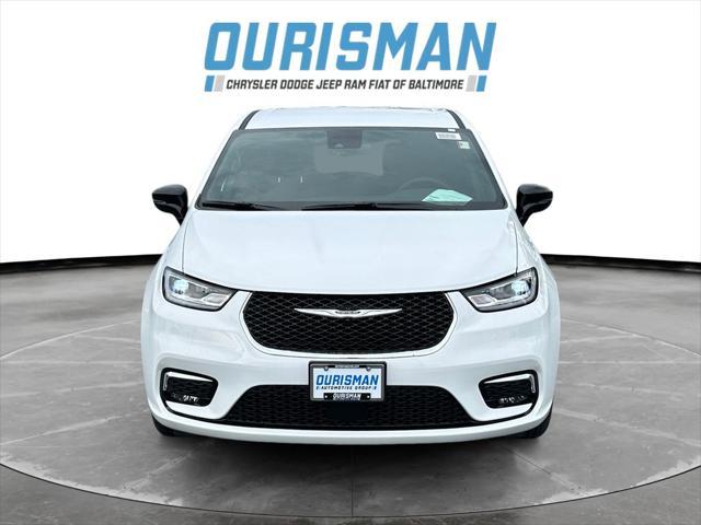 new 2025 Chrysler Pacifica car, priced at $38,036