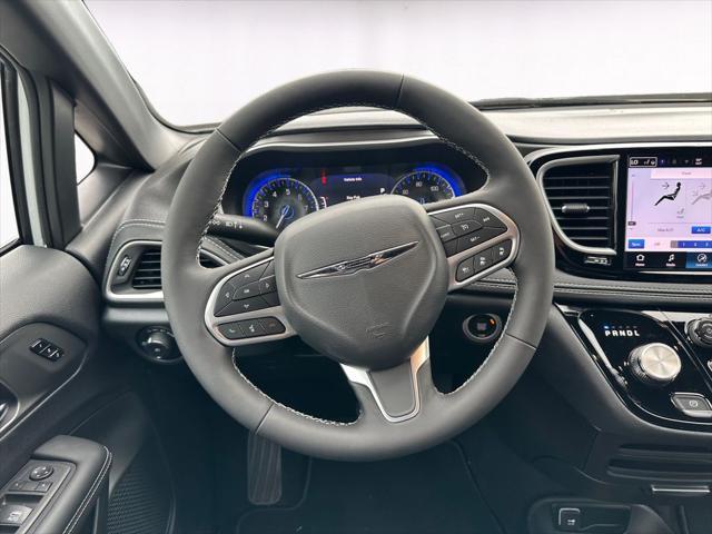 new 2025 Chrysler Pacifica car, priced at $38,036