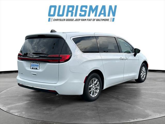 new 2025 Chrysler Pacifica car, priced at $38,036