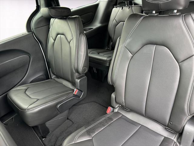 new 2025 Chrysler Pacifica car, priced at $38,036