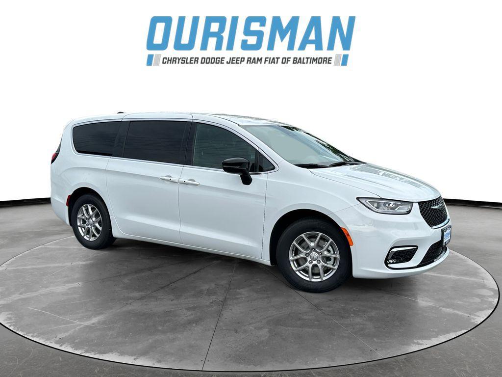new 2025 Chrysler Pacifica car, priced at $38,536