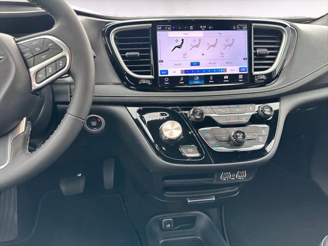 new 2025 Chrysler Pacifica car, priced at $38,036