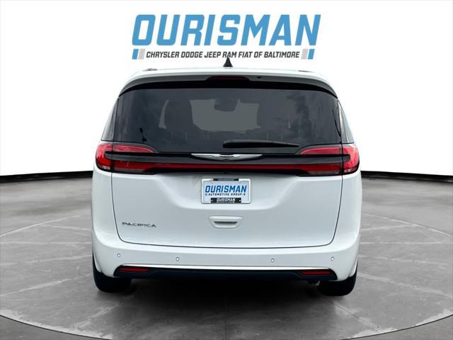 new 2025 Chrysler Pacifica car, priced at $38,036