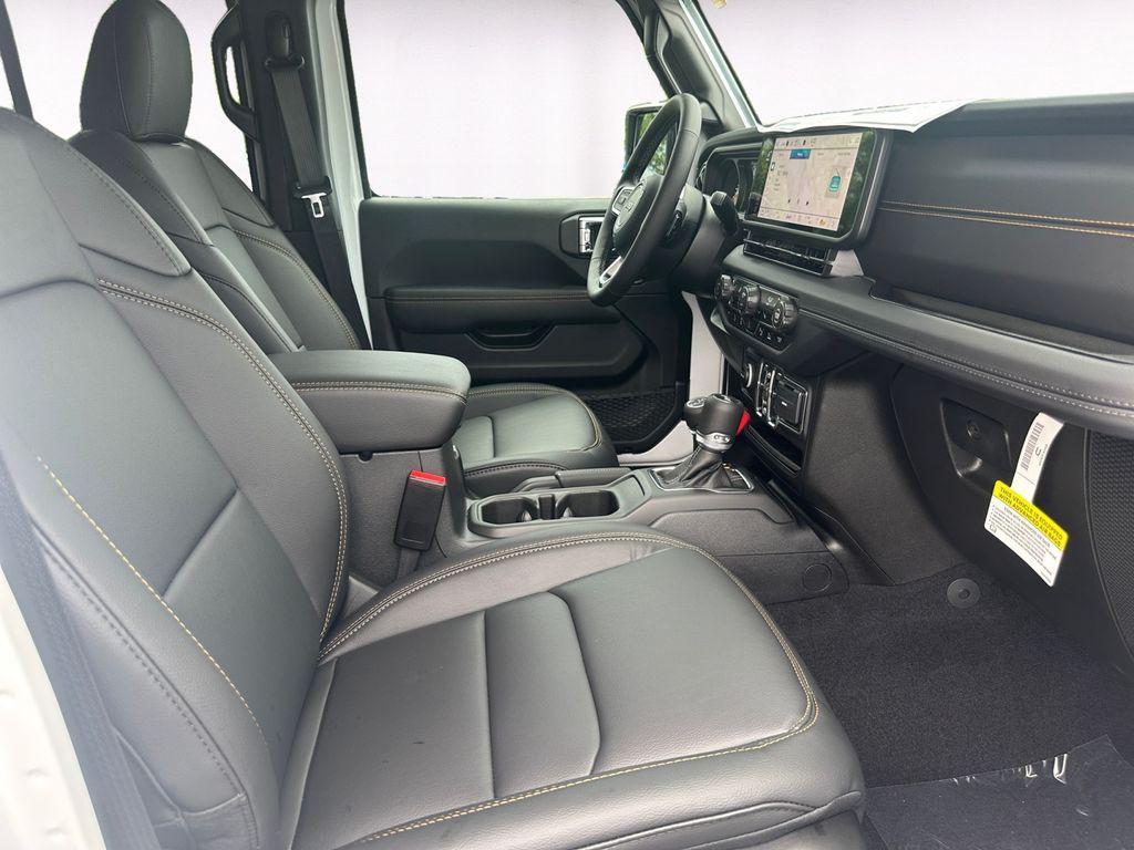 new 2025 Jeep Wrangler car, priced at $50,428