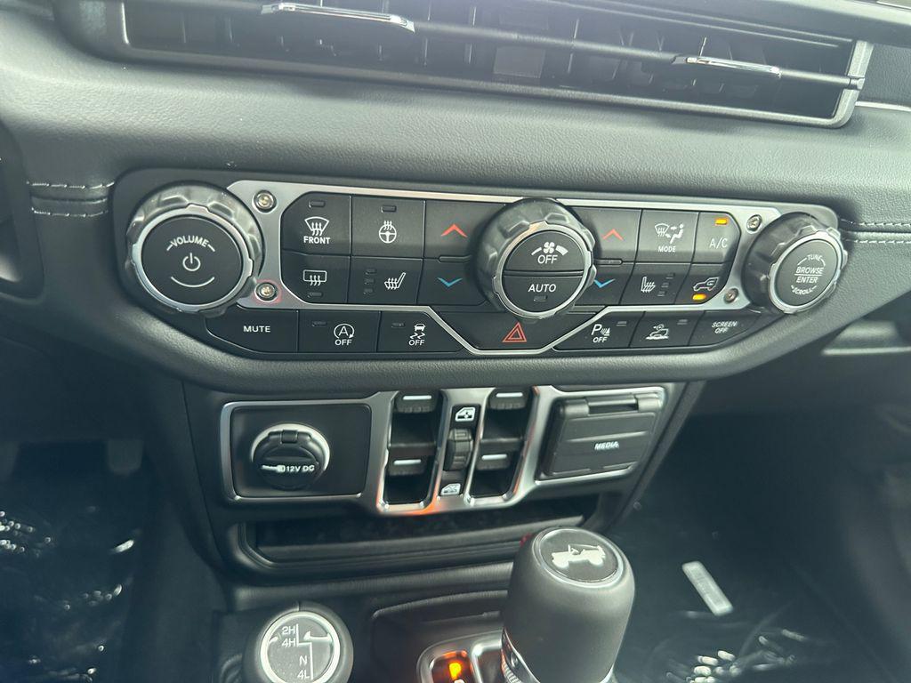 new 2025 Jeep Wrangler car, priced at $50,428