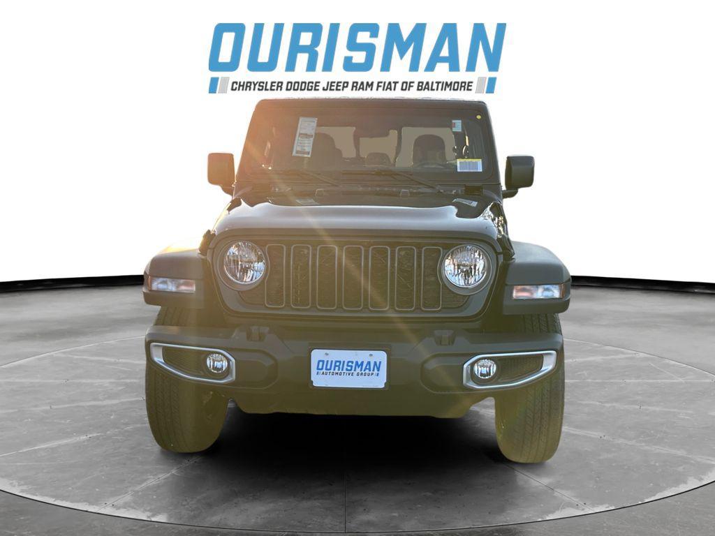 new 2025 Jeep Gladiator car, priced at $37,000