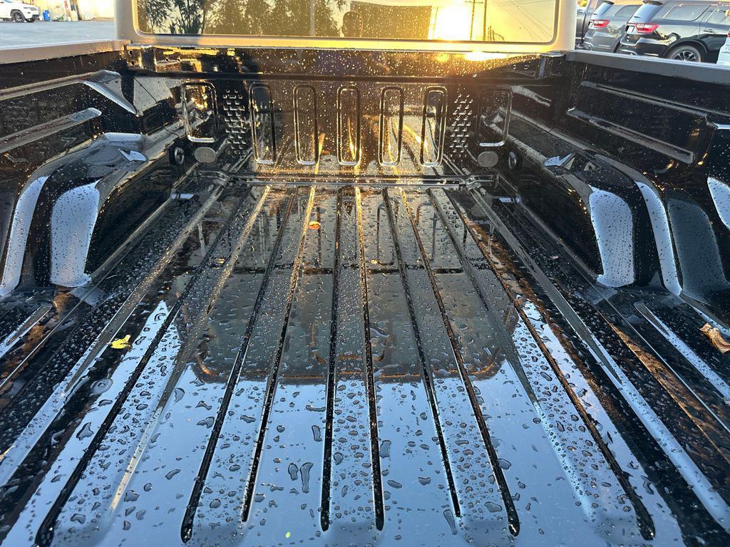 new 2025 Jeep Gladiator car, priced at $37,000