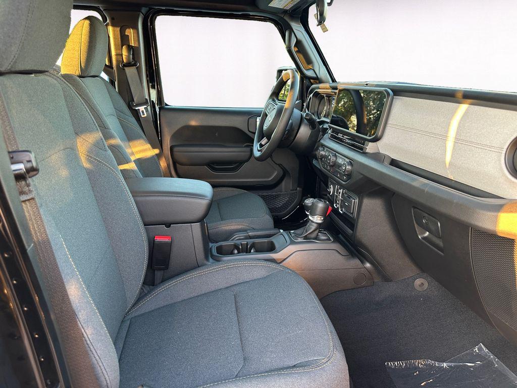 new 2025 Jeep Gladiator car, priced at $37,000