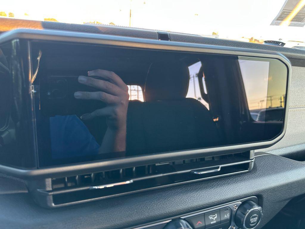 new 2025 Jeep Gladiator car, priced at $37,000