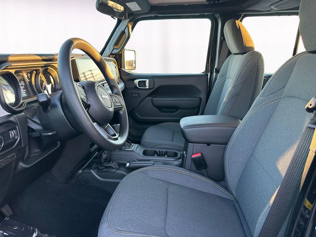 new 2025 Jeep Gladiator car, priced at $37,000