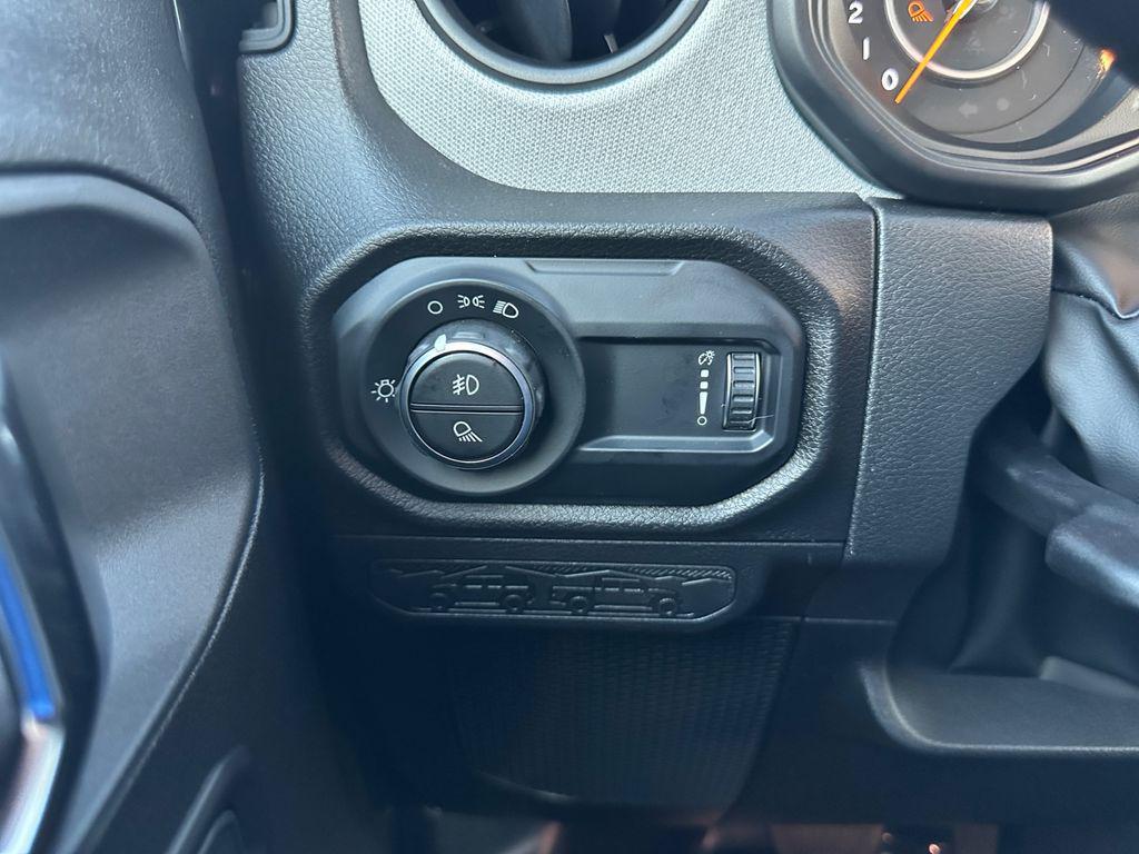 new 2025 Jeep Gladiator car, priced at $37,000