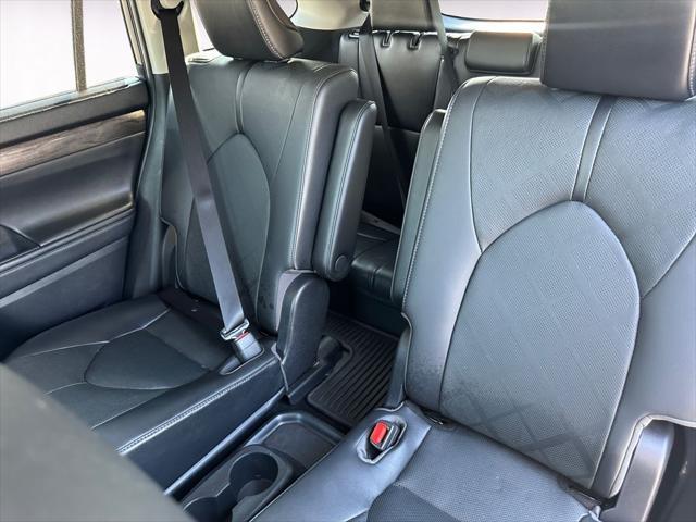 used 2021 Toyota Highlander car, priced at $38,500