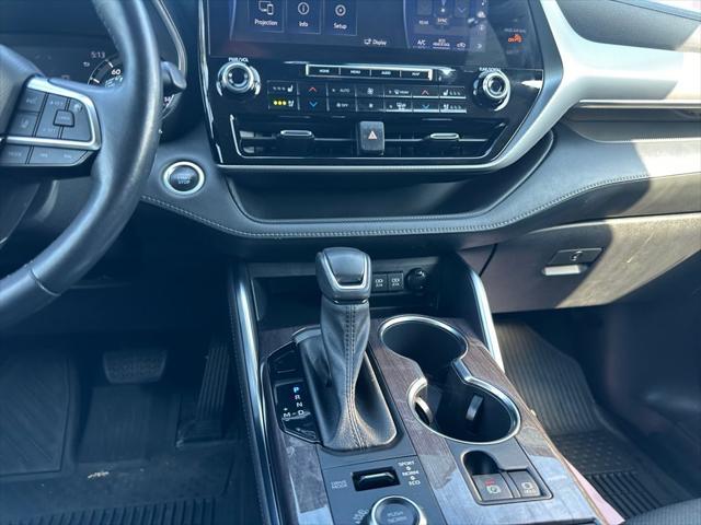 used 2021 Toyota Highlander car, priced at $38,500