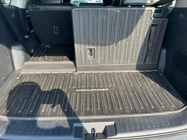 used 2021 Toyota Highlander car, priced at $38,500