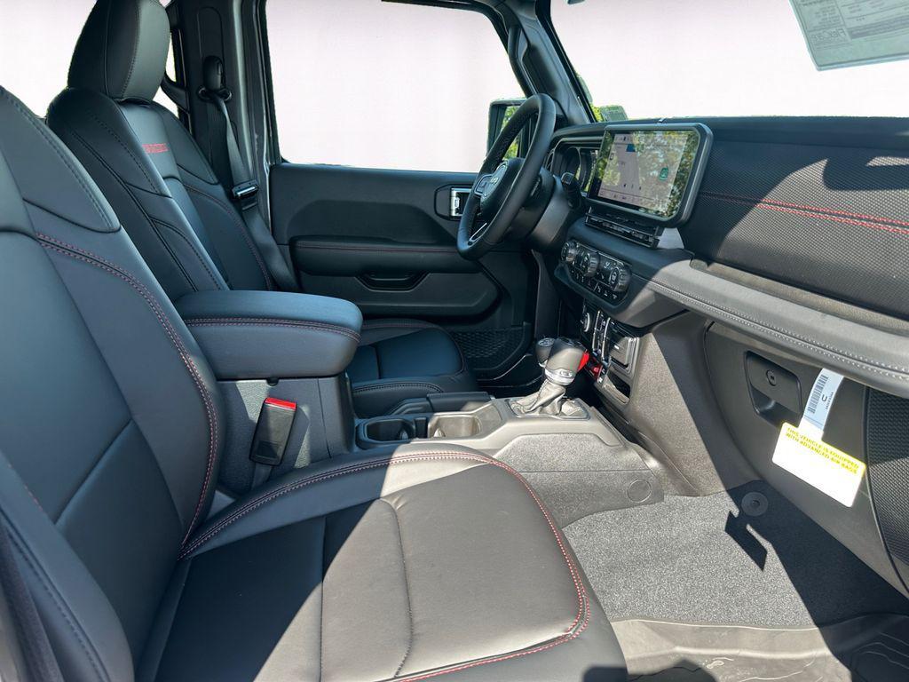new 2025 Jeep Wrangler car, priced at $61,117