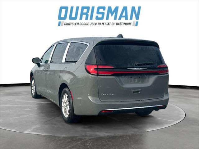 new 2025 Chrysler Pacifica car, priced at $37,771