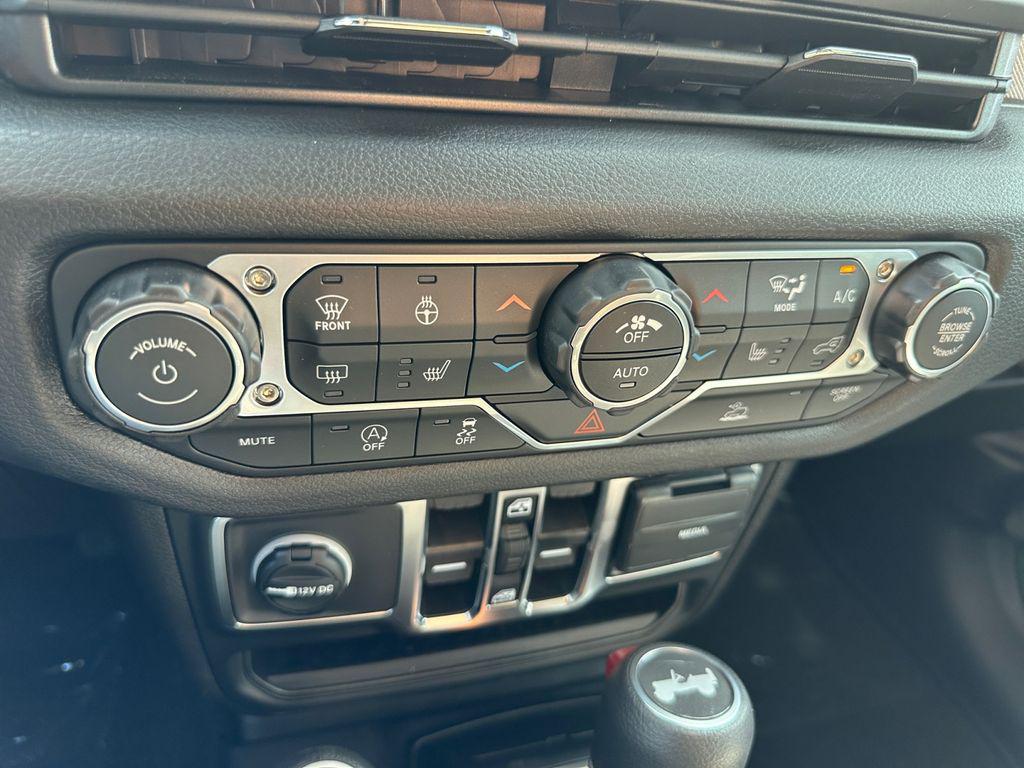 new 2025 Jeep Wrangler car, priced at $40,973