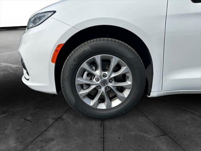 new 2025 Chrysler Pacifica car, priced at $43,227