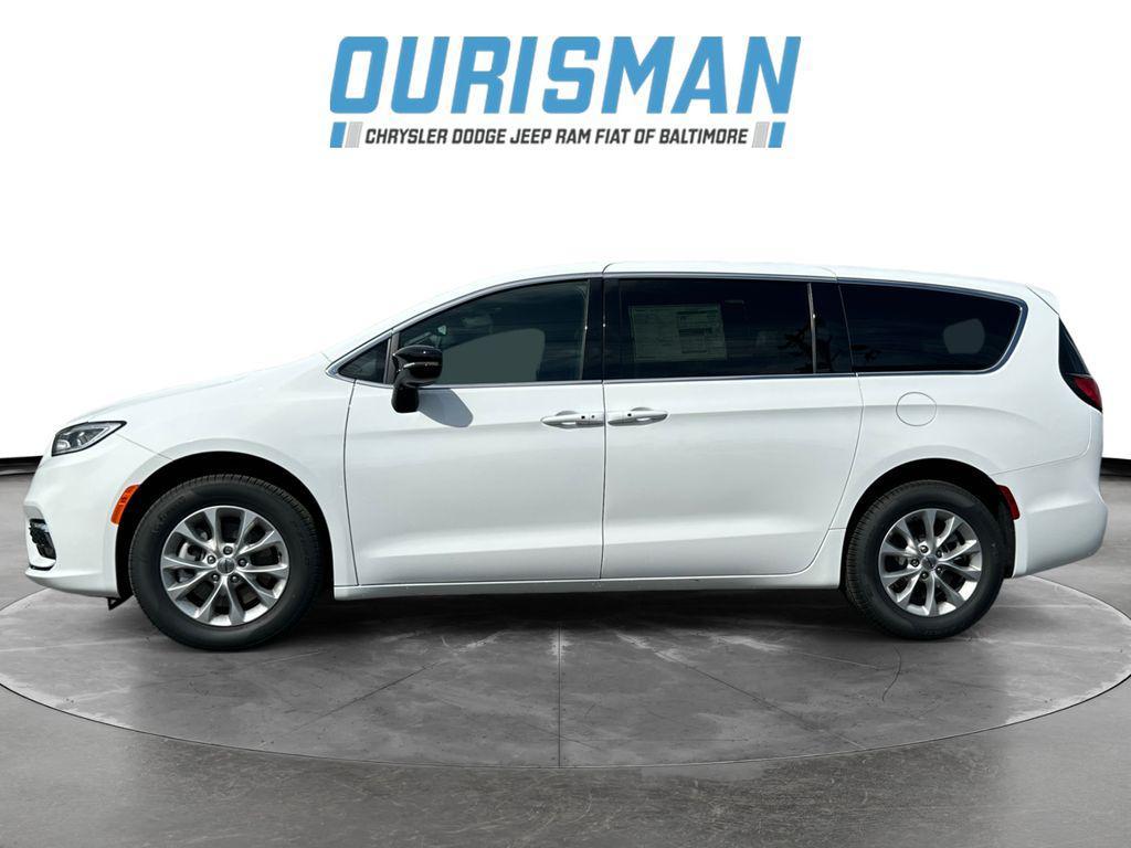 new 2025 Chrysler Pacifica car, priced at $35,853