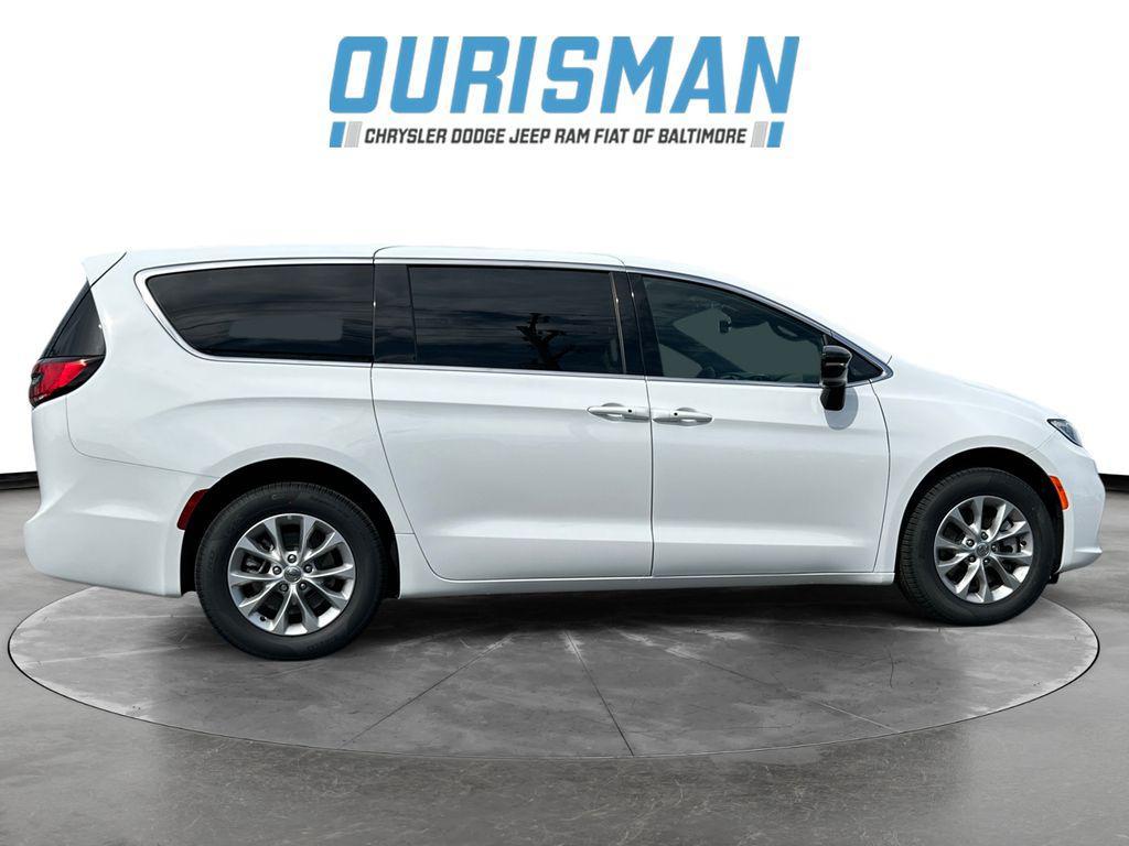 new 2025 Chrysler Pacifica car, priced at $35,853