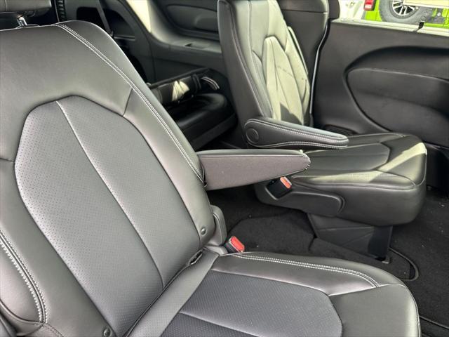 new 2025 Chrysler Pacifica car, priced at $43,227