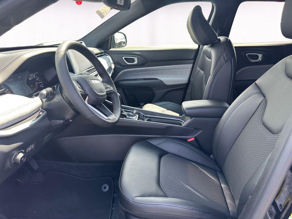 new 2025 Jeep Compass car, priced at $26,327