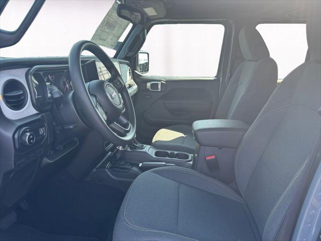 new 2025 Jeep Gladiator car, priced at $39,300