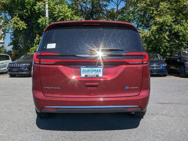 new 2023 Chrysler Pacifica Hybrid car, priced at $38,700