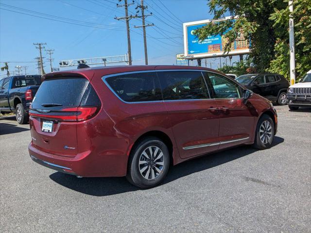 new 2023 Chrysler Pacifica Hybrid car, priced at $38,700