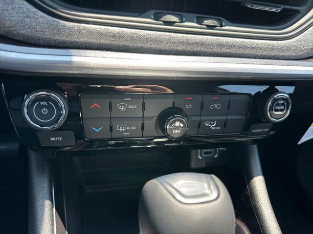 new 2025 Jeep Compass car, priced at $26,381
