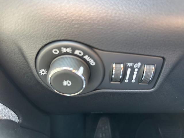 new 2025 Jeep Compass car, priced at $26,381