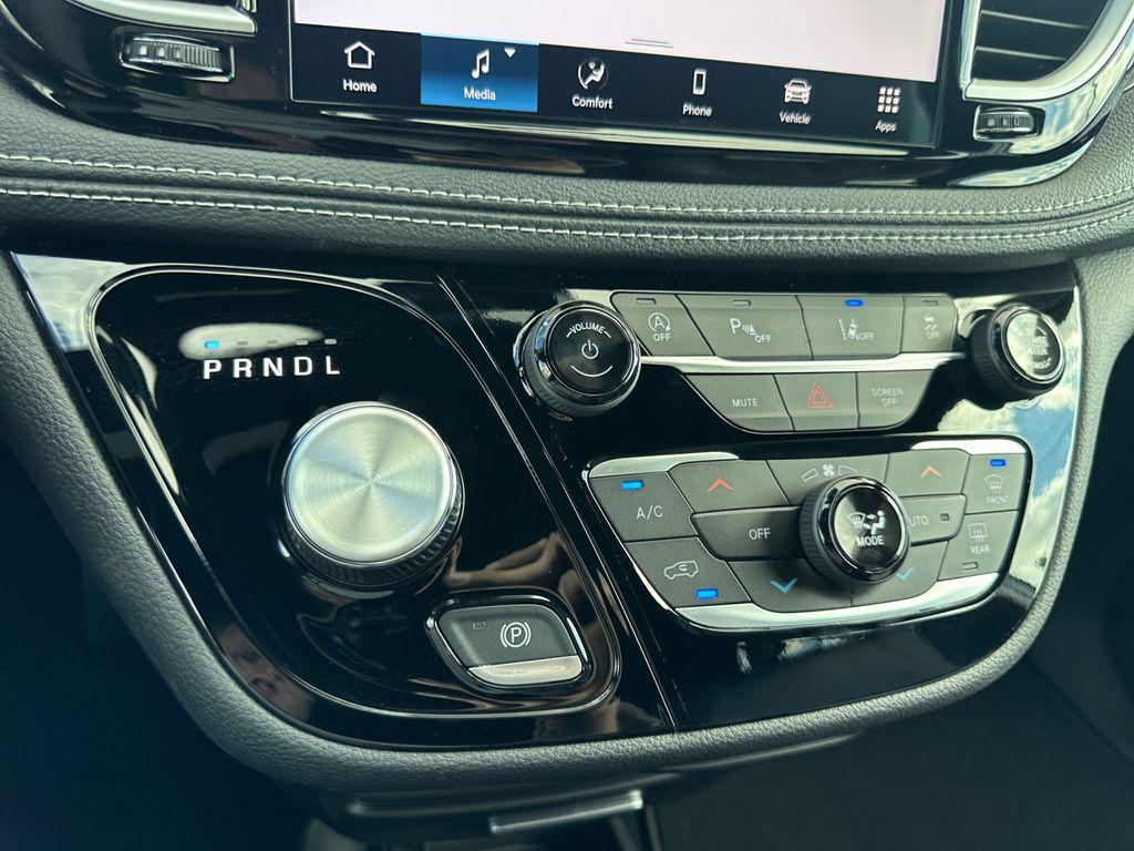 new 2026 Chrysler Pacifica car, priced at $38,078