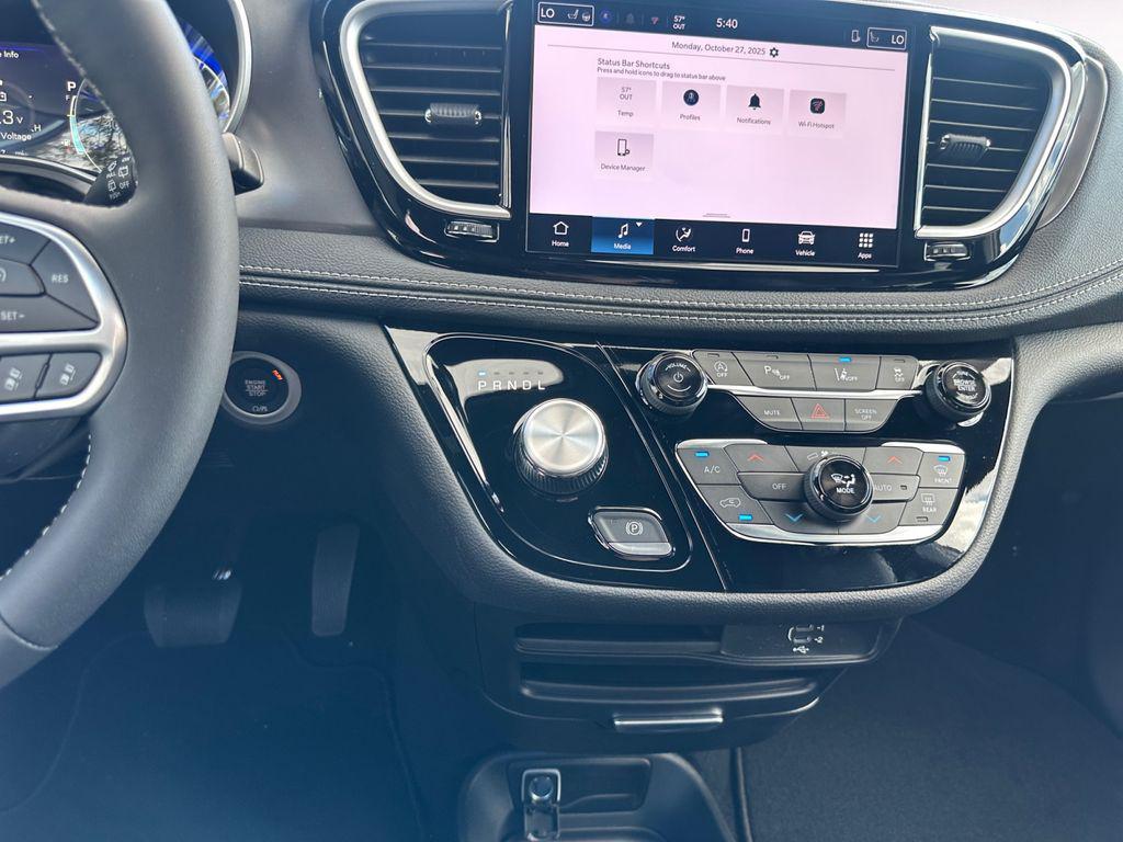 new 2026 Chrysler Pacifica car, priced at $38,078