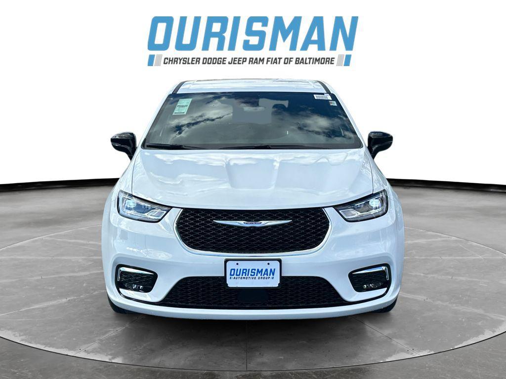 new 2026 Chrysler Pacifica car, priced at $38,078