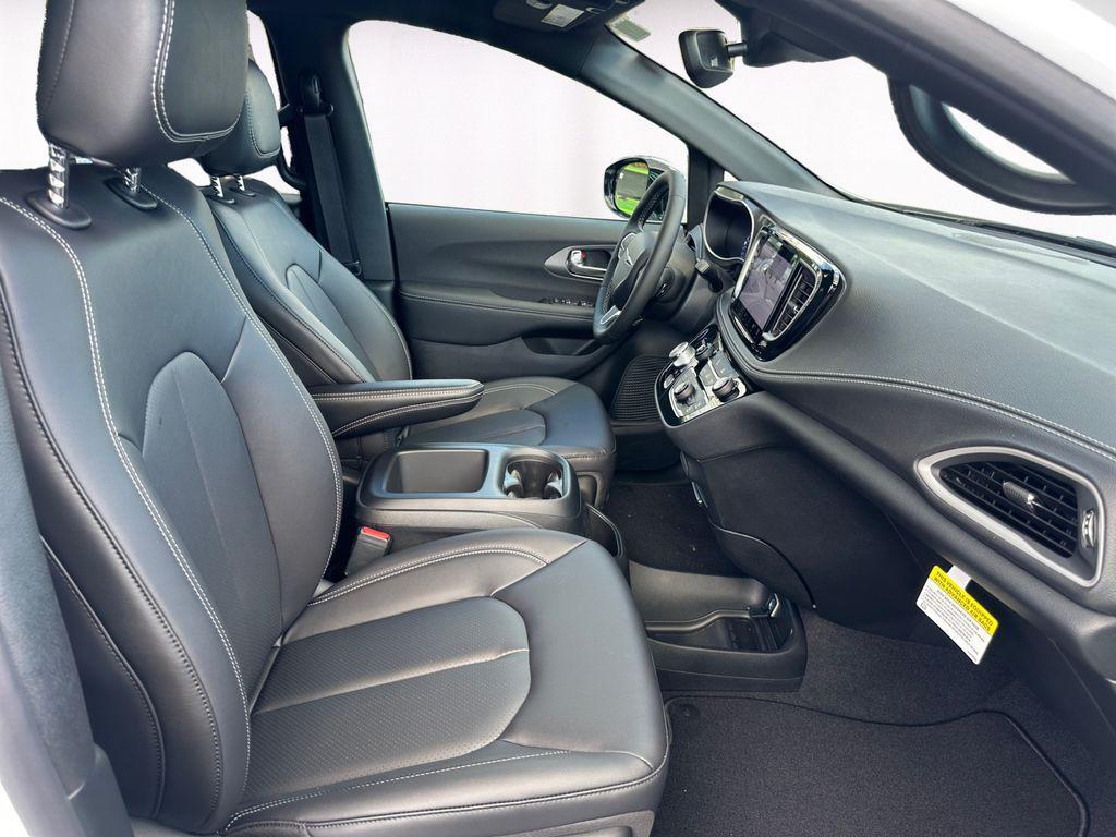 new 2026 Chrysler Pacifica car, priced at $38,078
