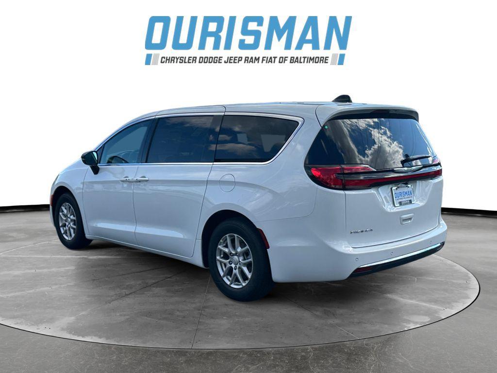 new 2026 Chrysler Pacifica car, priced at $38,078