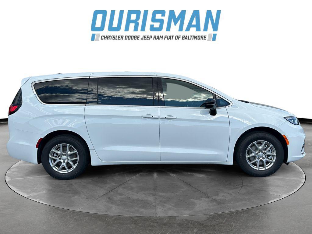 new 2026 Chrysler Pacifica car, priced at $38,078