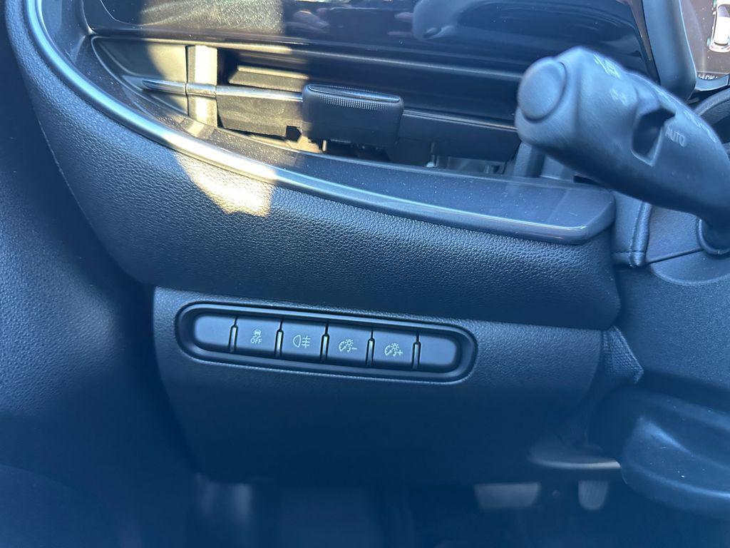new 2025 FIAT 500e car