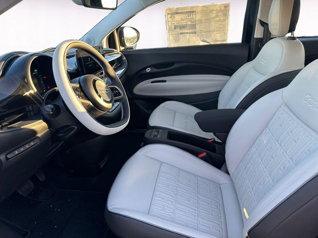 new 2025 FIAT 500e car