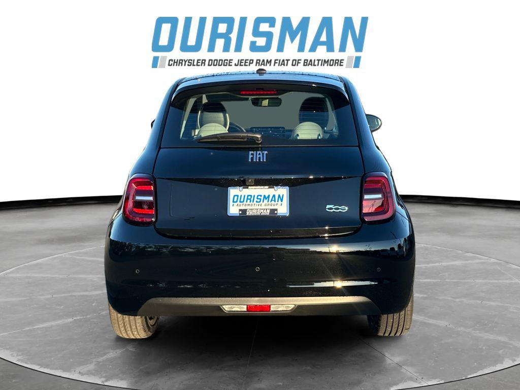 new 2025 FIAT 500e car