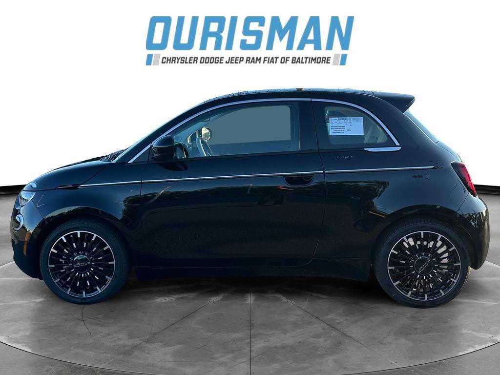new 2025 FIAT 500e car