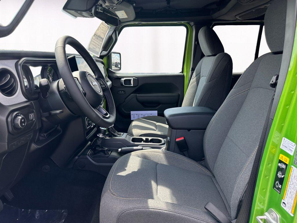 new 2025 Jeep Gladiator car, priced at $43,332