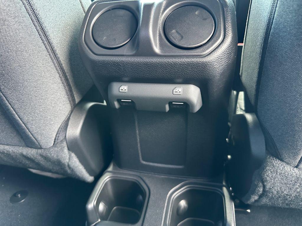 new 2025 Jeep Gladiator car, priced at $43,332