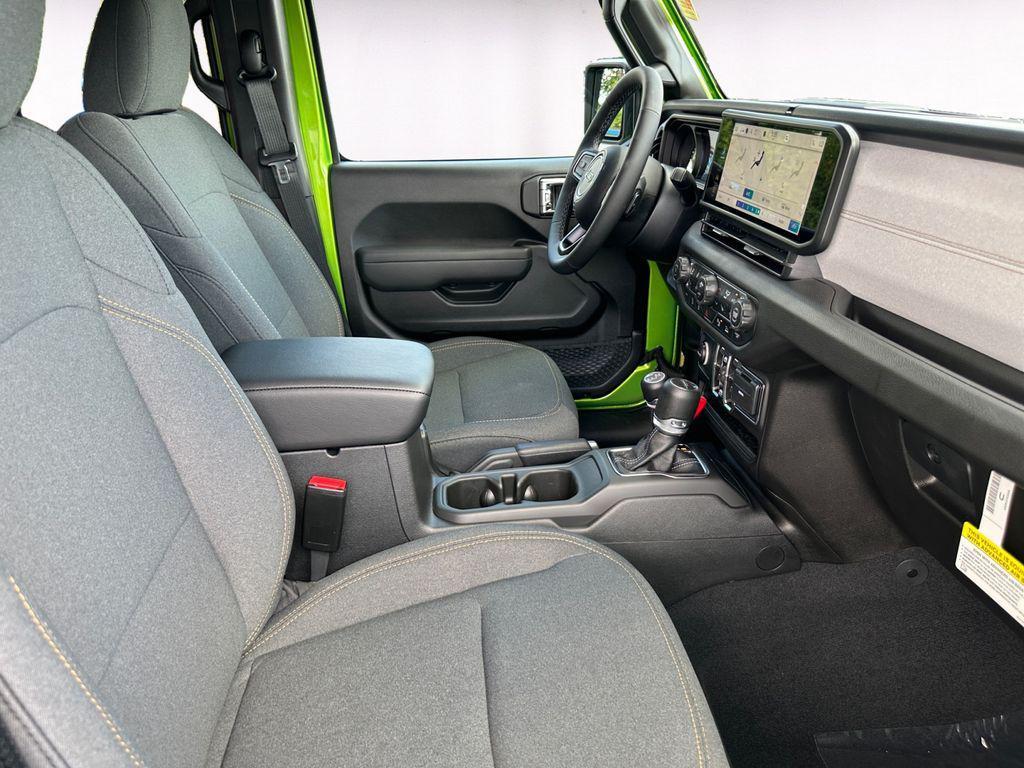 new 2025 Jeep Gladiator car, priced at $43,332