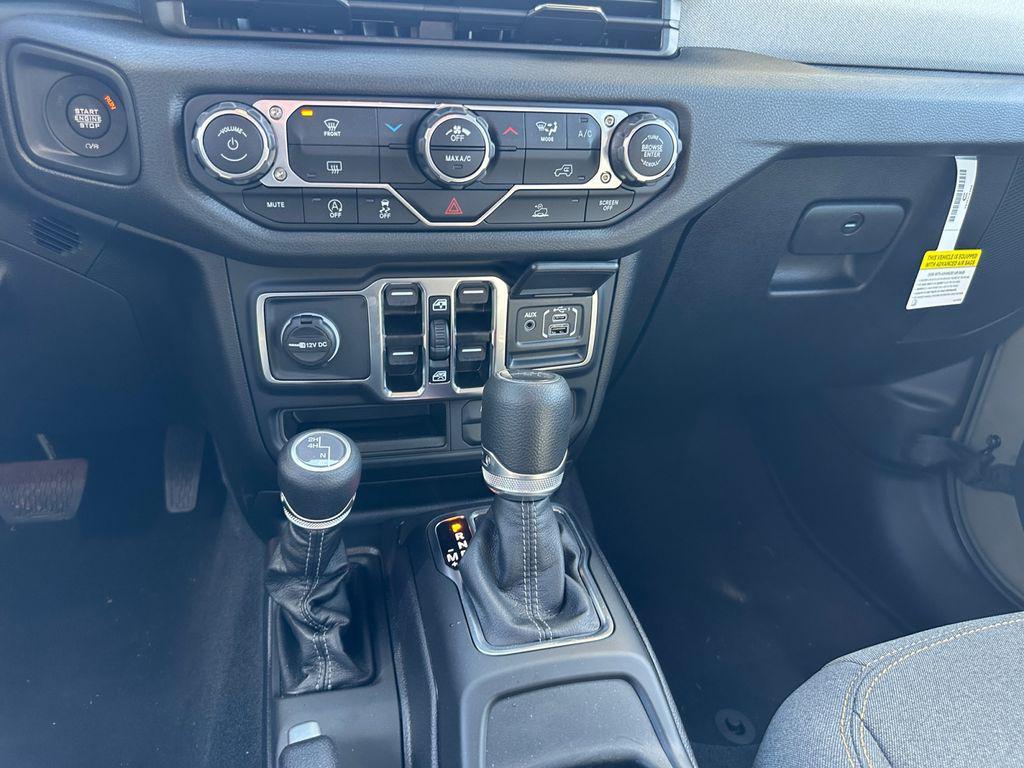 new 2025 Jeep Gladiator car, priced at $44,515