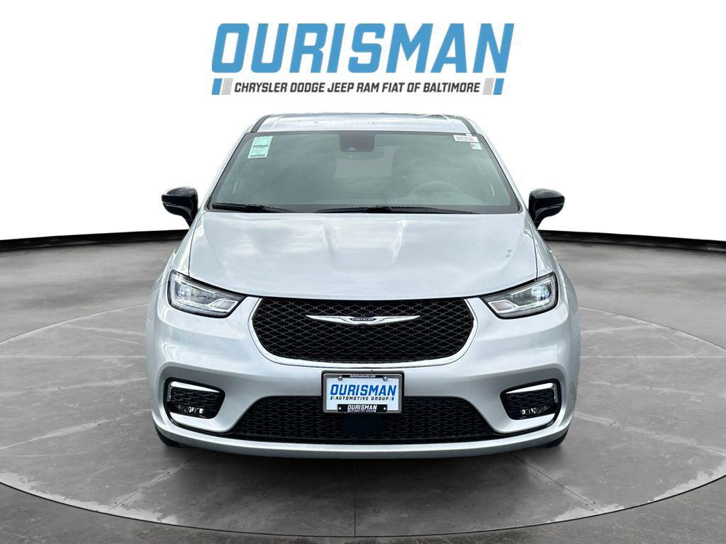 new 2026 Chrysler Pacifica car, priced at $40,302