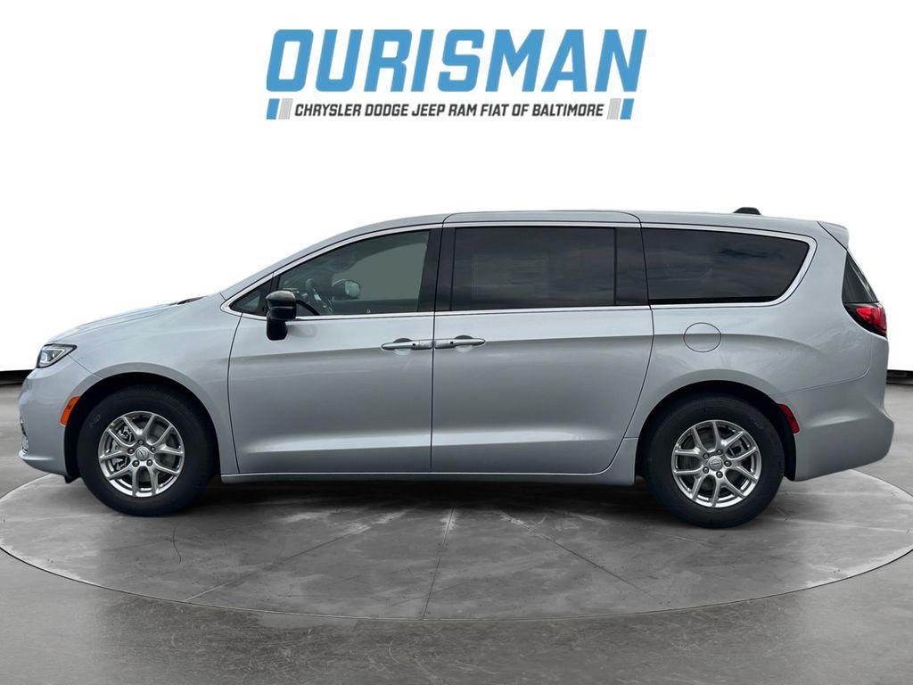 new 2026 Chrysler Pacifica car, priced at $40,302