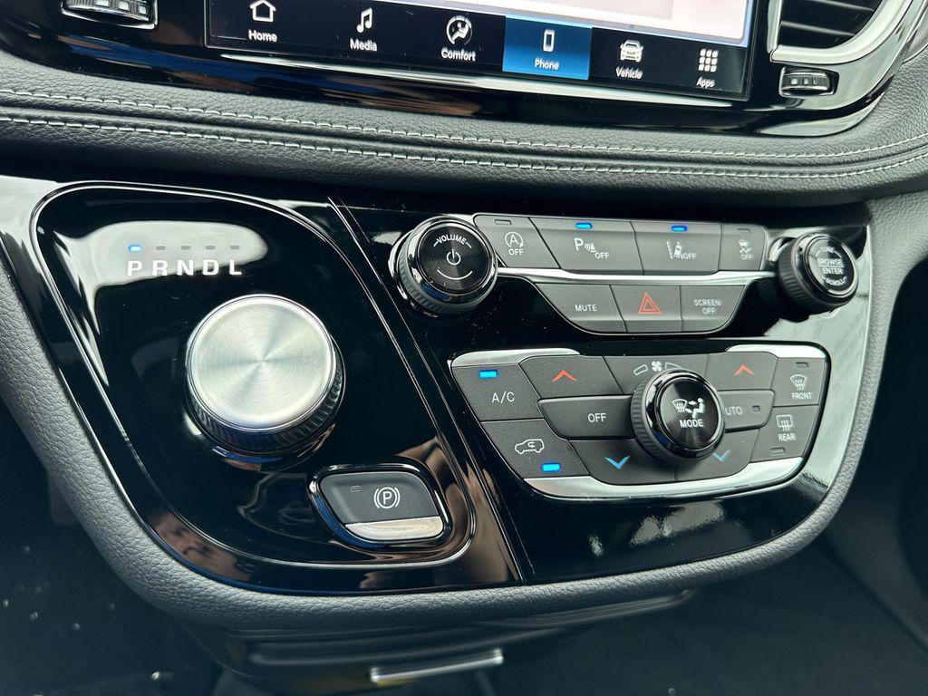 new 2026 Chrysler Pacifica car, priced at $40,302